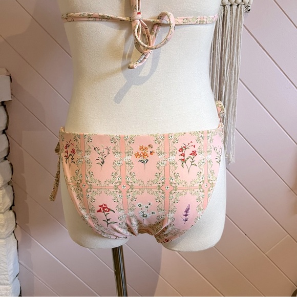 Woman’s Reversible Tie Waist Floral/Stripe Bikini (Size SMALL) Target CupShe - Picture 4 of 6